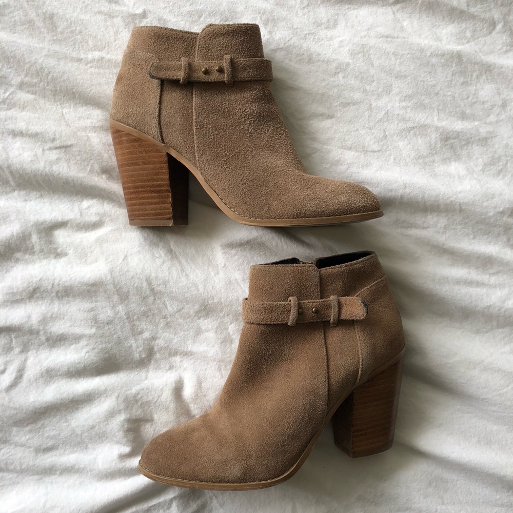 Sole Society Tan Suede Booties